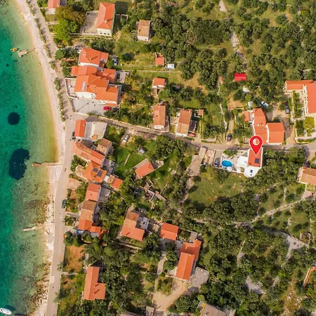 Beautiful Home In Martinscica With Wifi