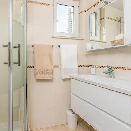 Beautiful Home In Martinscica With Wifi Holiday home