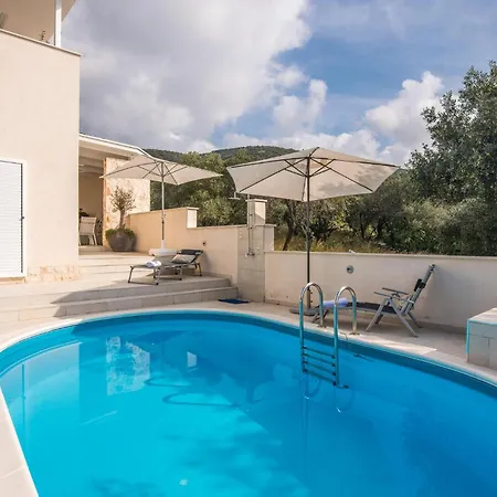 Beautiful Home In Martinscica With Wifi Martinscica (Cres)