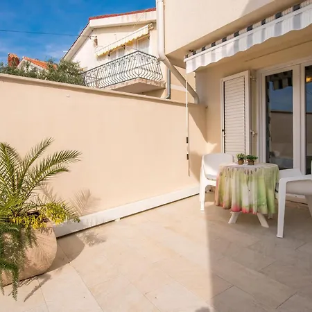 Beautiful Home In Martinscica With Wifi * Martinscica (Cres)