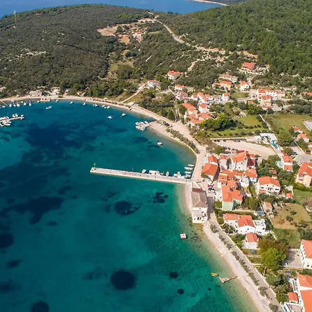 Beautiful Home In Martinscica With Wifi