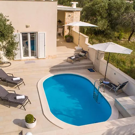 Beautiful Home In Martinscica With Wifi Martinscica (Cres)