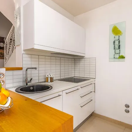 Beautiful Home In Martinscica With Wifi